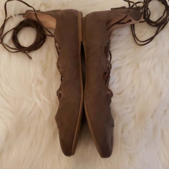 🔥🔥Taupe Ballerina Tie up Flats Size 8 - Picture 3 of 7